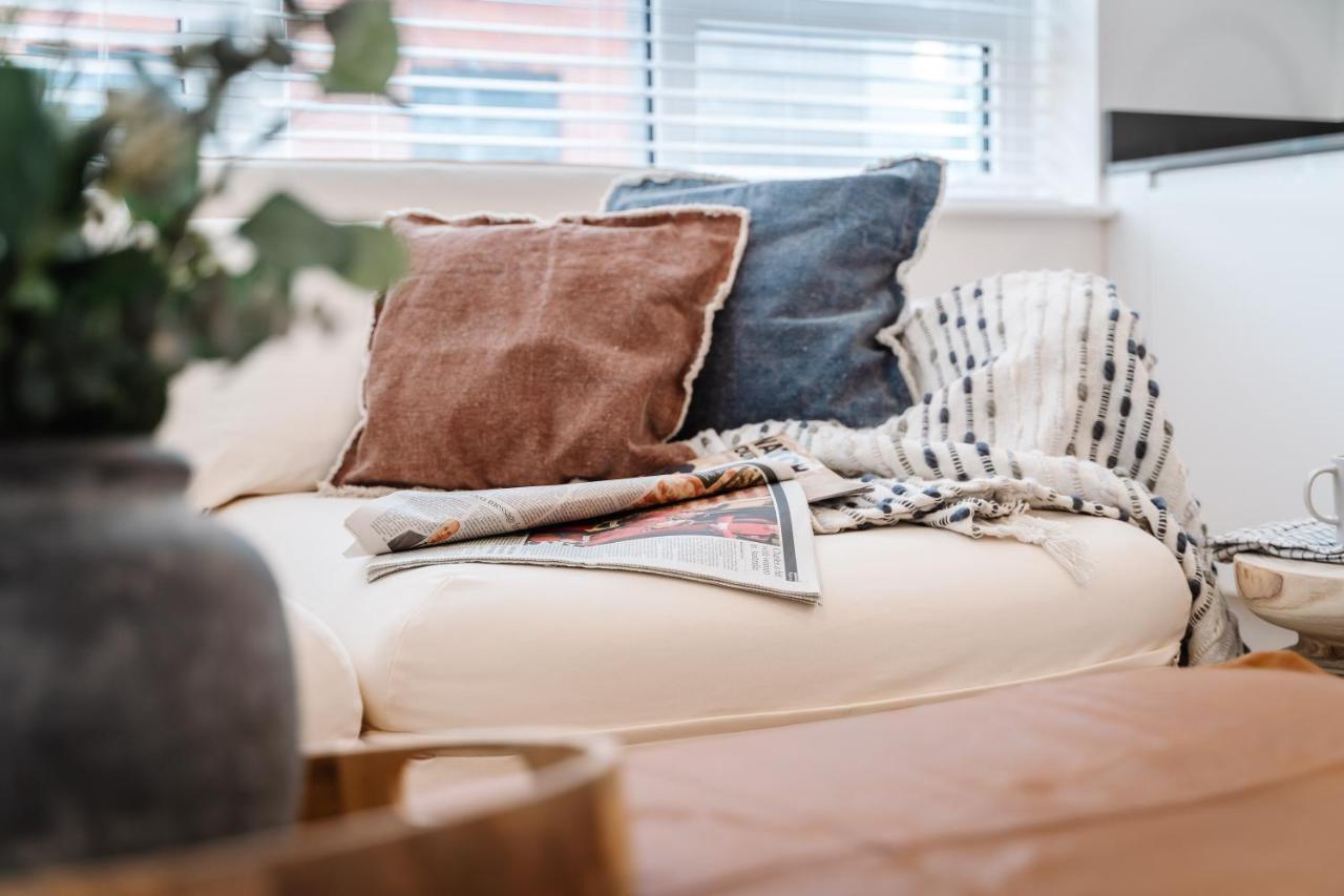 Royal House Stylish Apartments - Chester Bagian luar foto