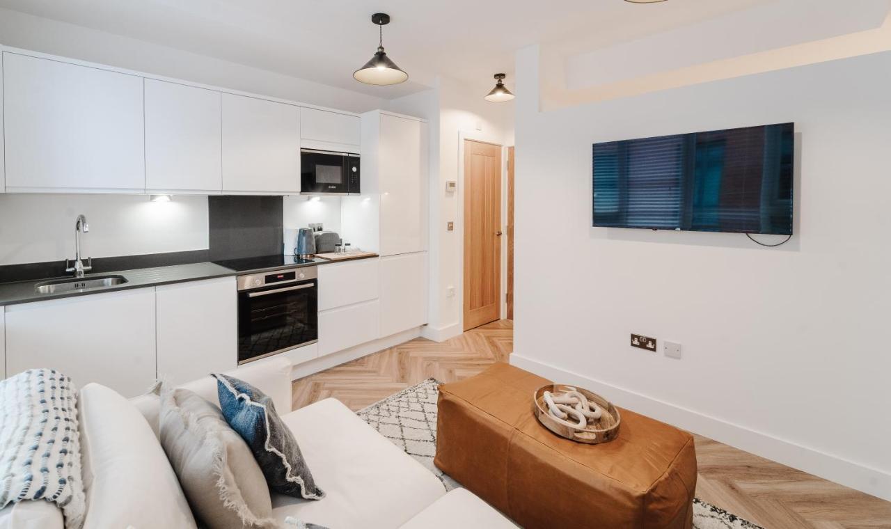 Royal House Stylish Apartments - Chester Bagian luar foto