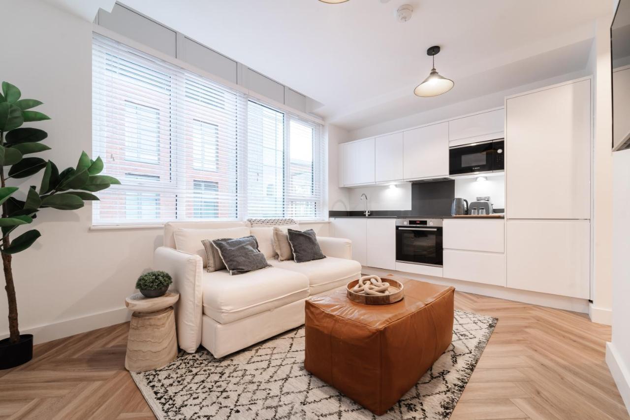 Royal House Stylish Apartments - Chester Bagian luar foto