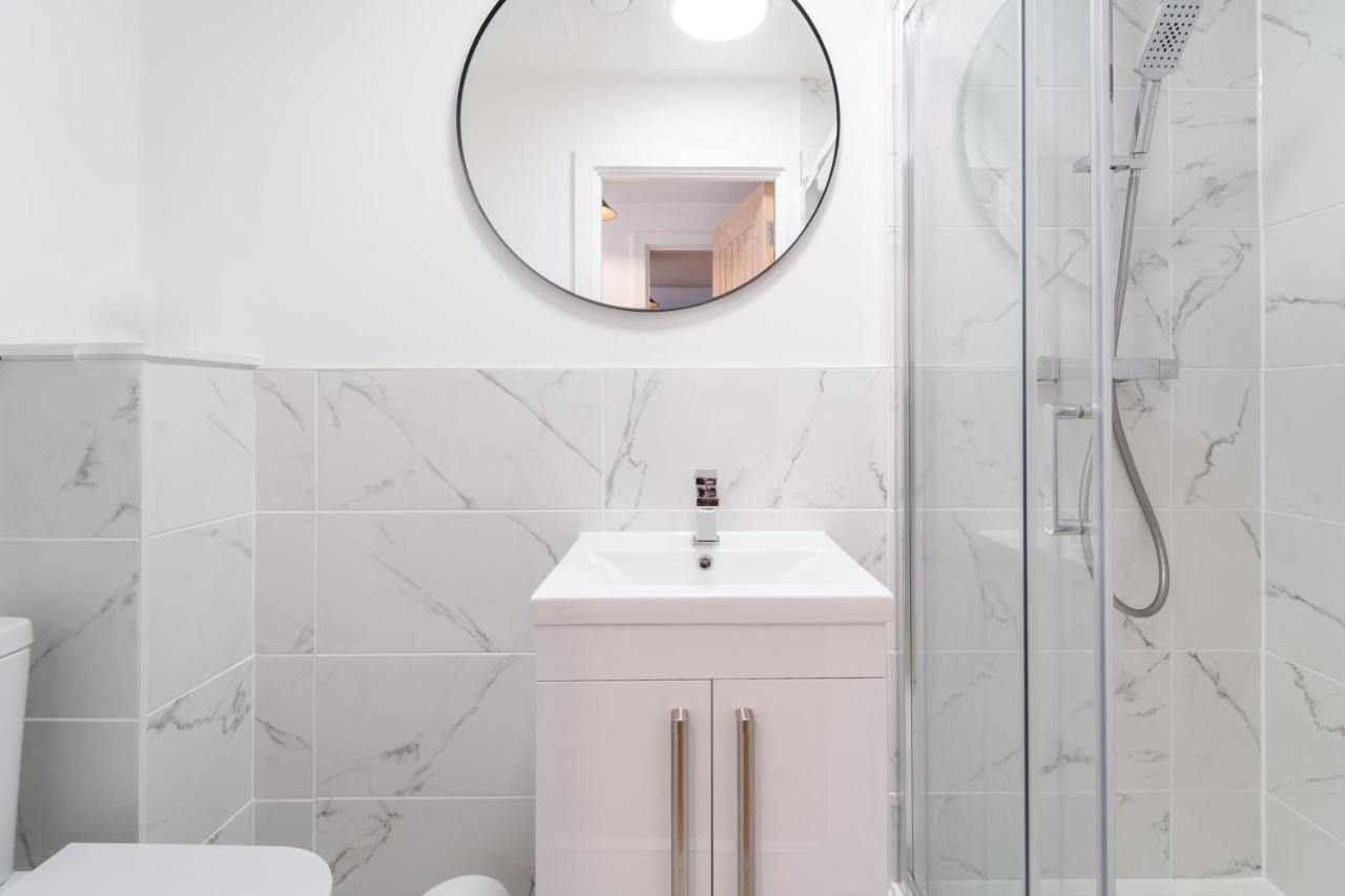 Royal House Stylish Apartments - Chester Bagian luar foto