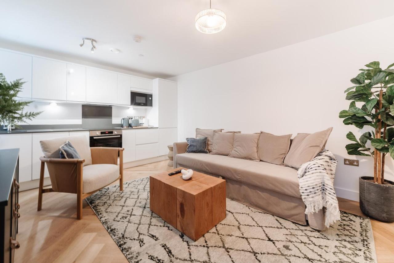 Royal House Stylish Apartments - Chester Bagian luar foto