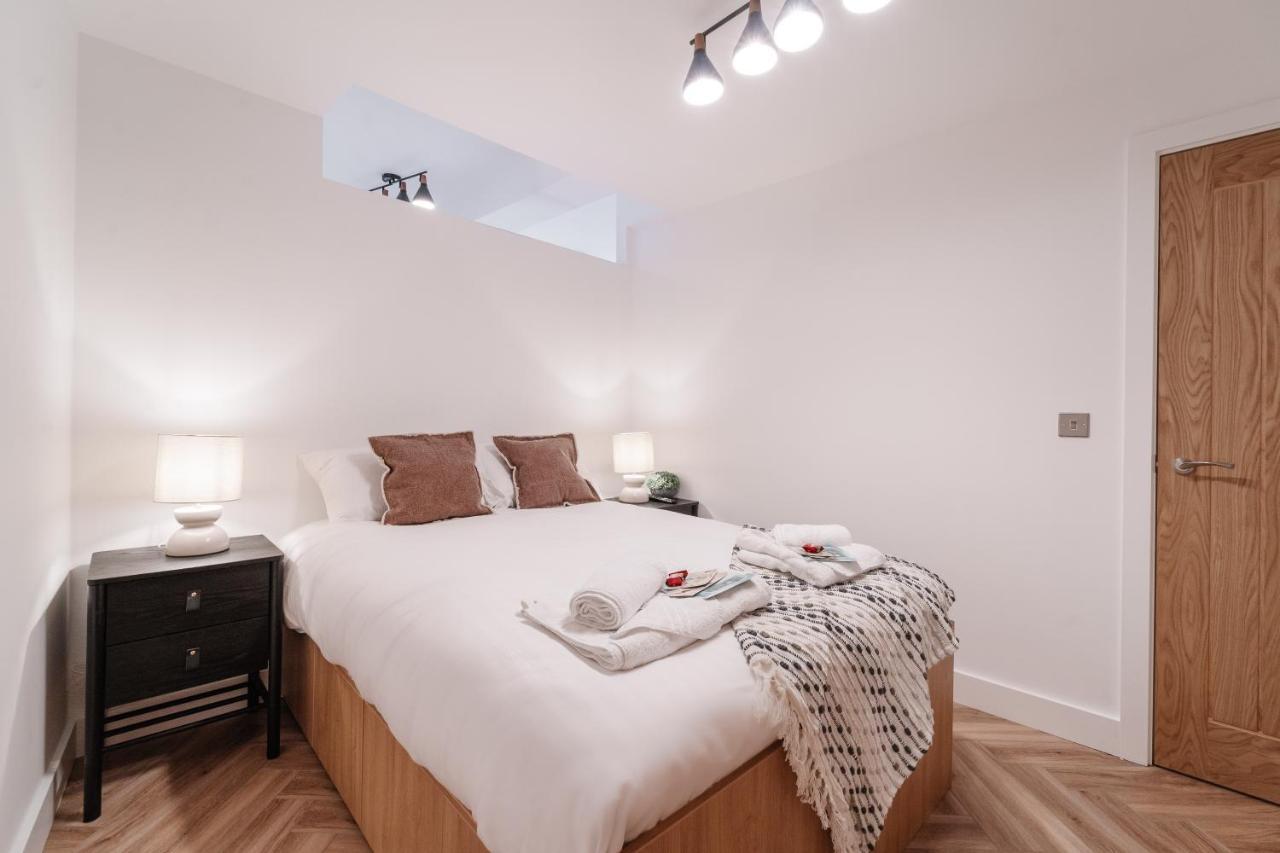 Royal House Stylish Apartments - Chester Bagian luar foto