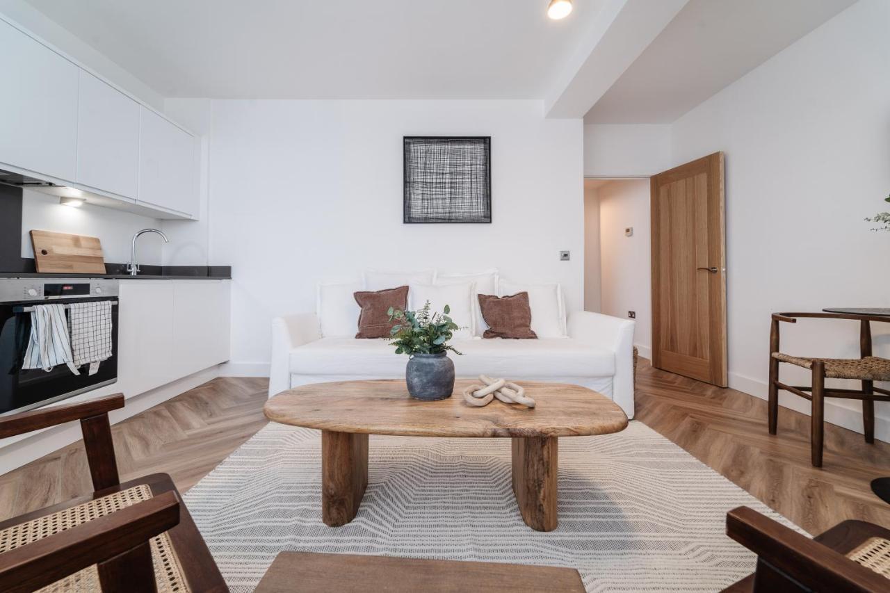 Royal House Stylish Apartments - Chester Bagian luar foto