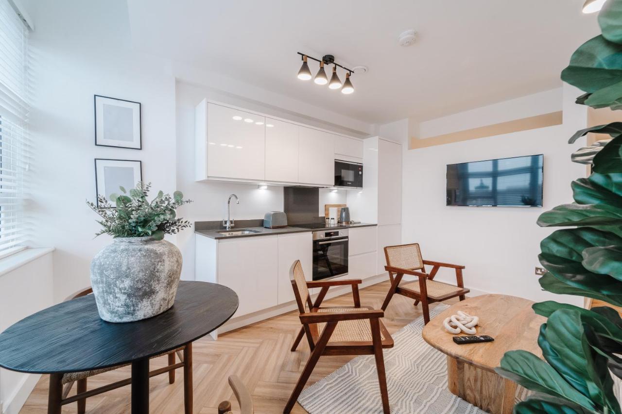 Royal House Stylish Apartments - Chester Bagian luar foto