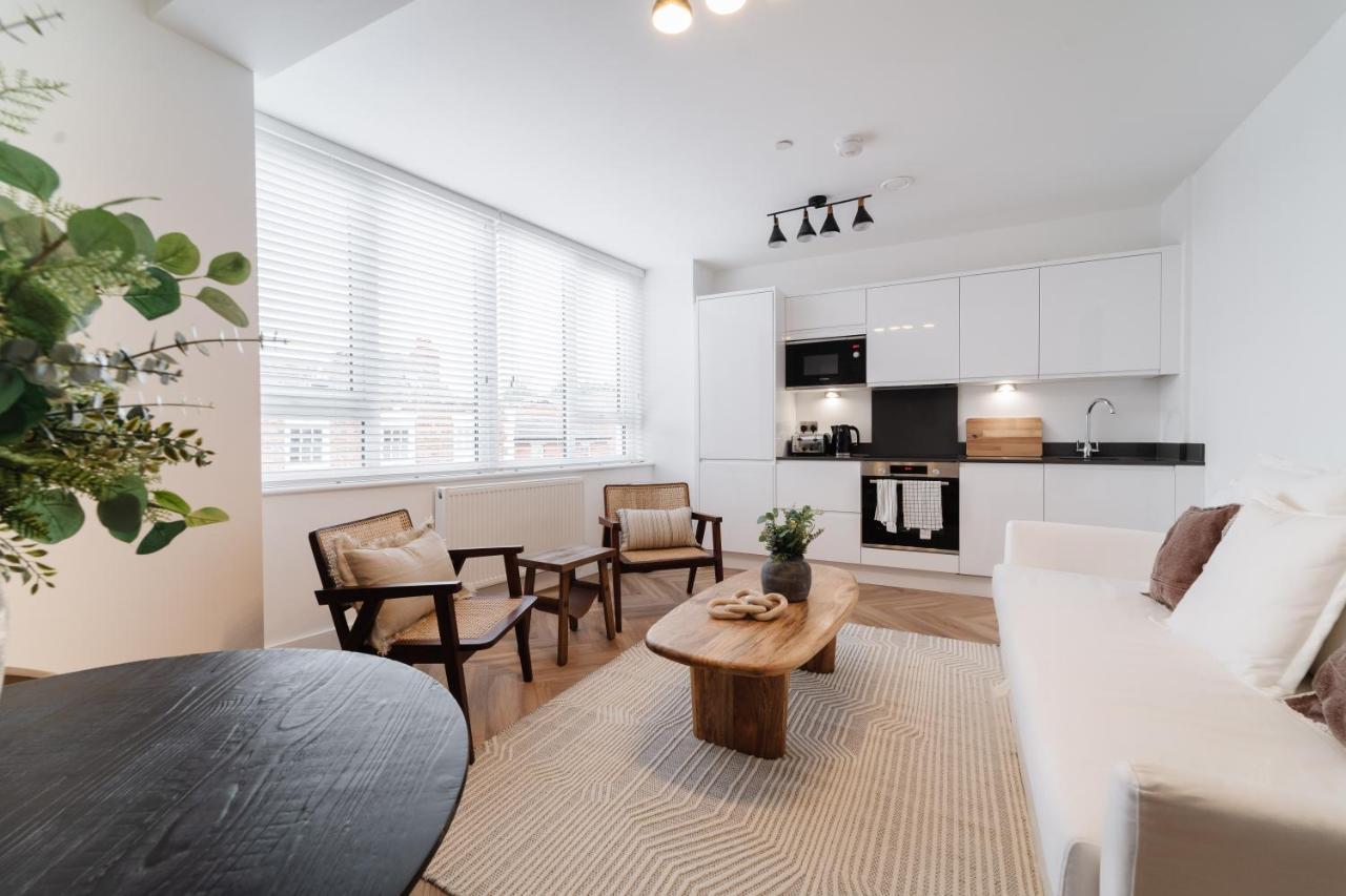 Royal House Stylish Apartments - Chester Bagian luar foto