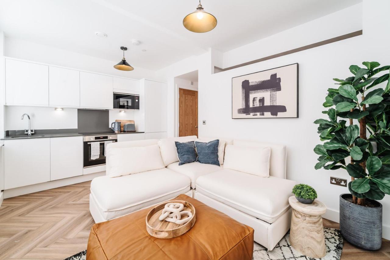 Royal House Stylish Apartments - Chester Bagian luar foto