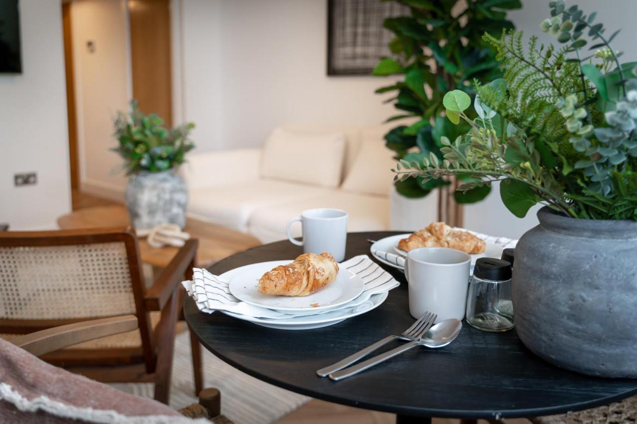 Royal House Stylish Apartments - Chester Bagian luar foto