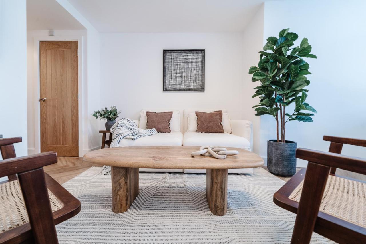 Royal House Stylish Apartments - Chester Bagian luar foto