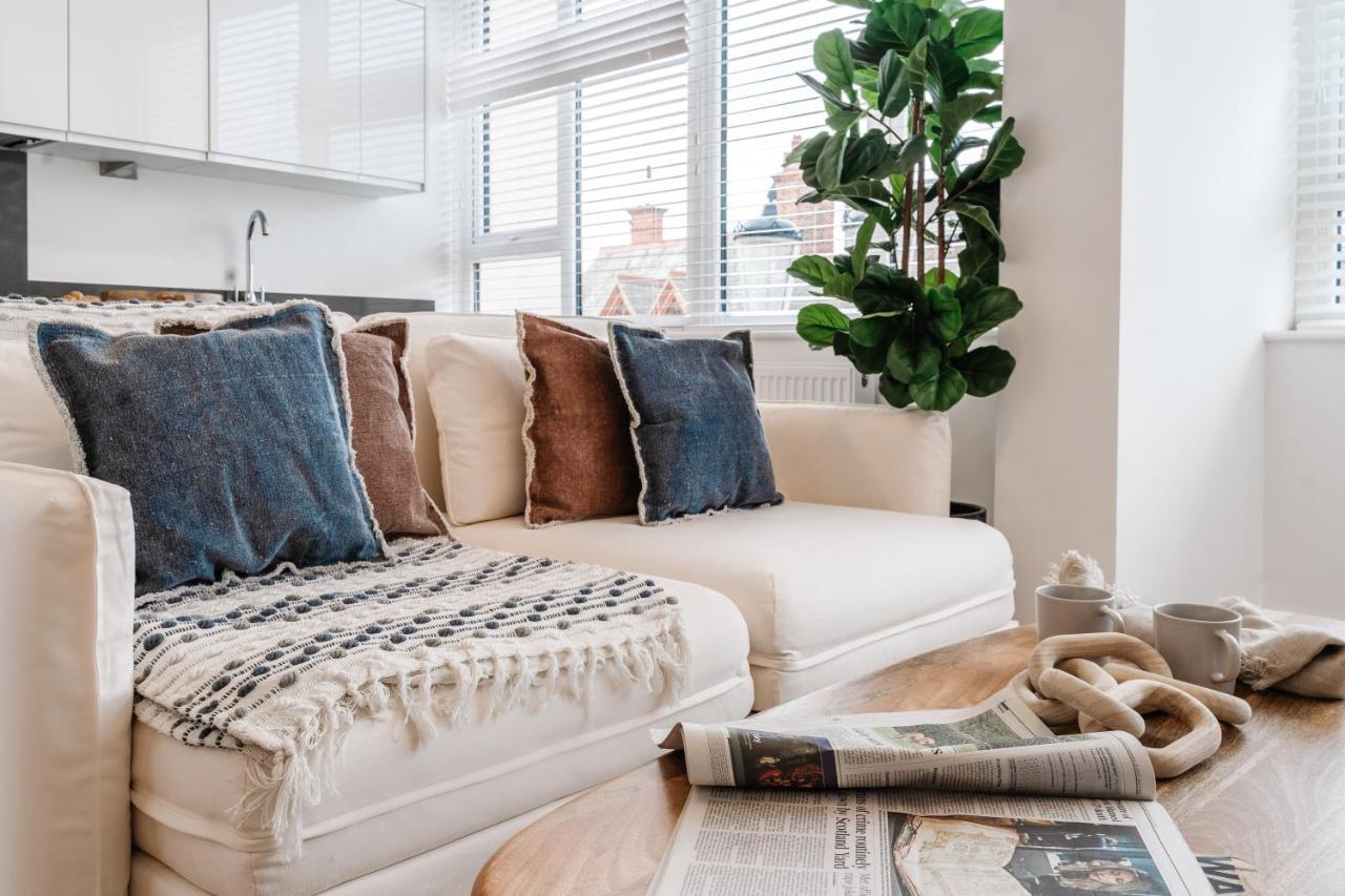 Royal House Stylish Apartments - Chester Bagian luar foto