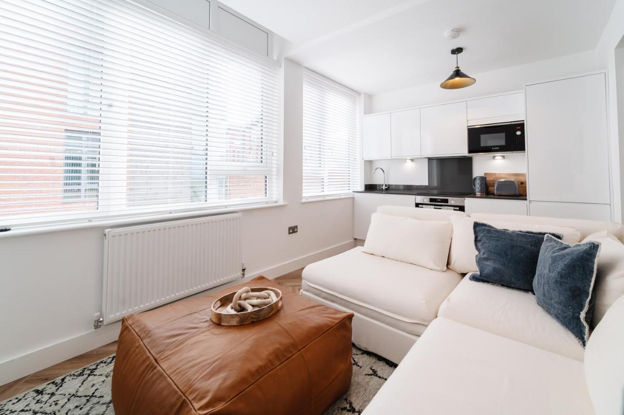 Royal House Stylish Apartments - Chester Bagian luar foto
