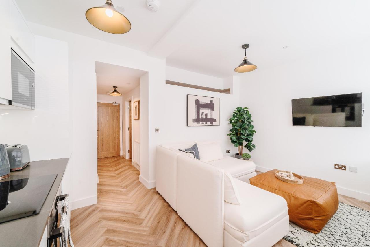 Royal House Stylish Apartments - Chester Bagian luar foto