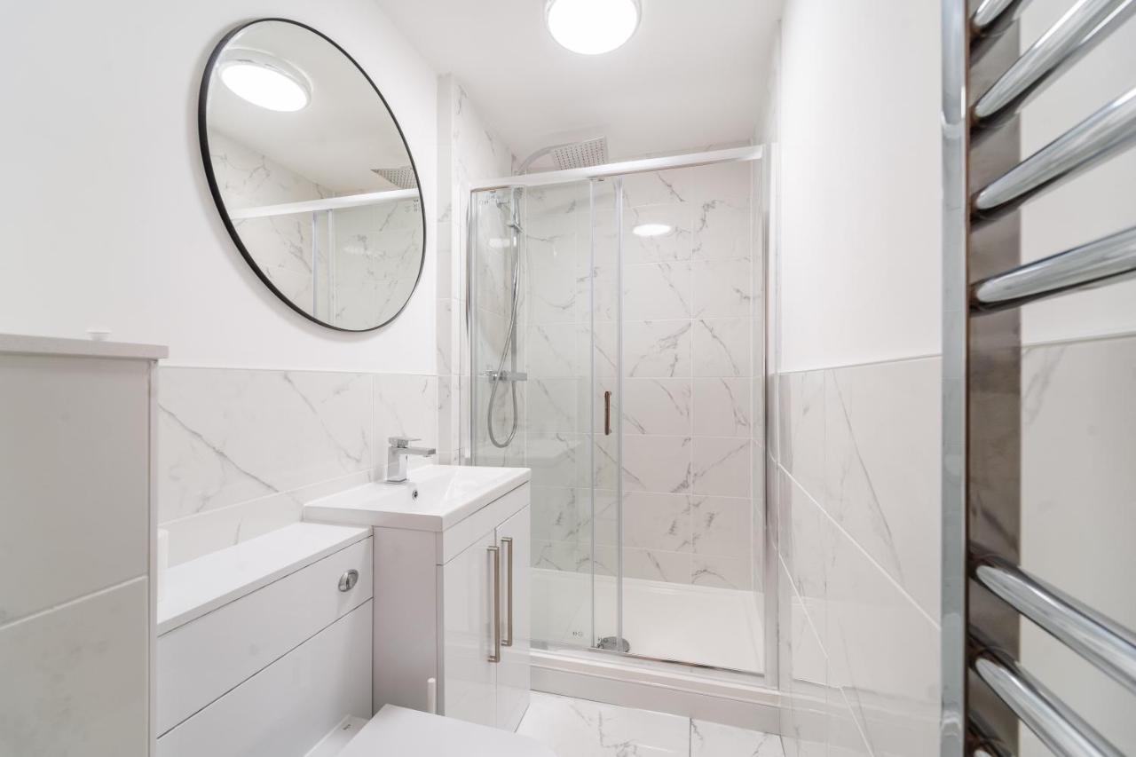 Royal House Stylish Apartments - Chester Bagian luar foto