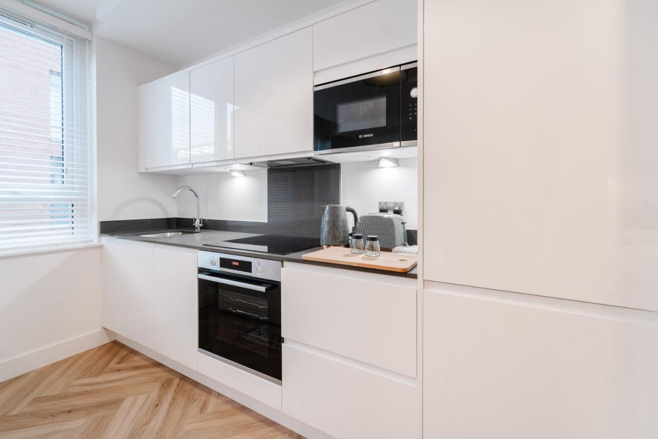 Royal House Stylish Apartments - Chester Bagian luar foto