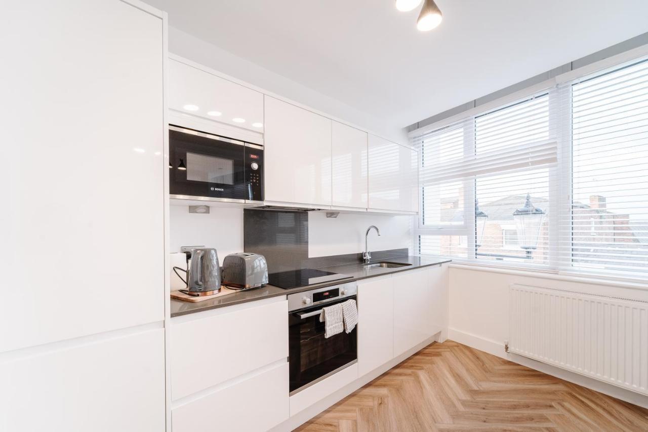 Royal House Stylish Apartments - Chester Bagian luar foto