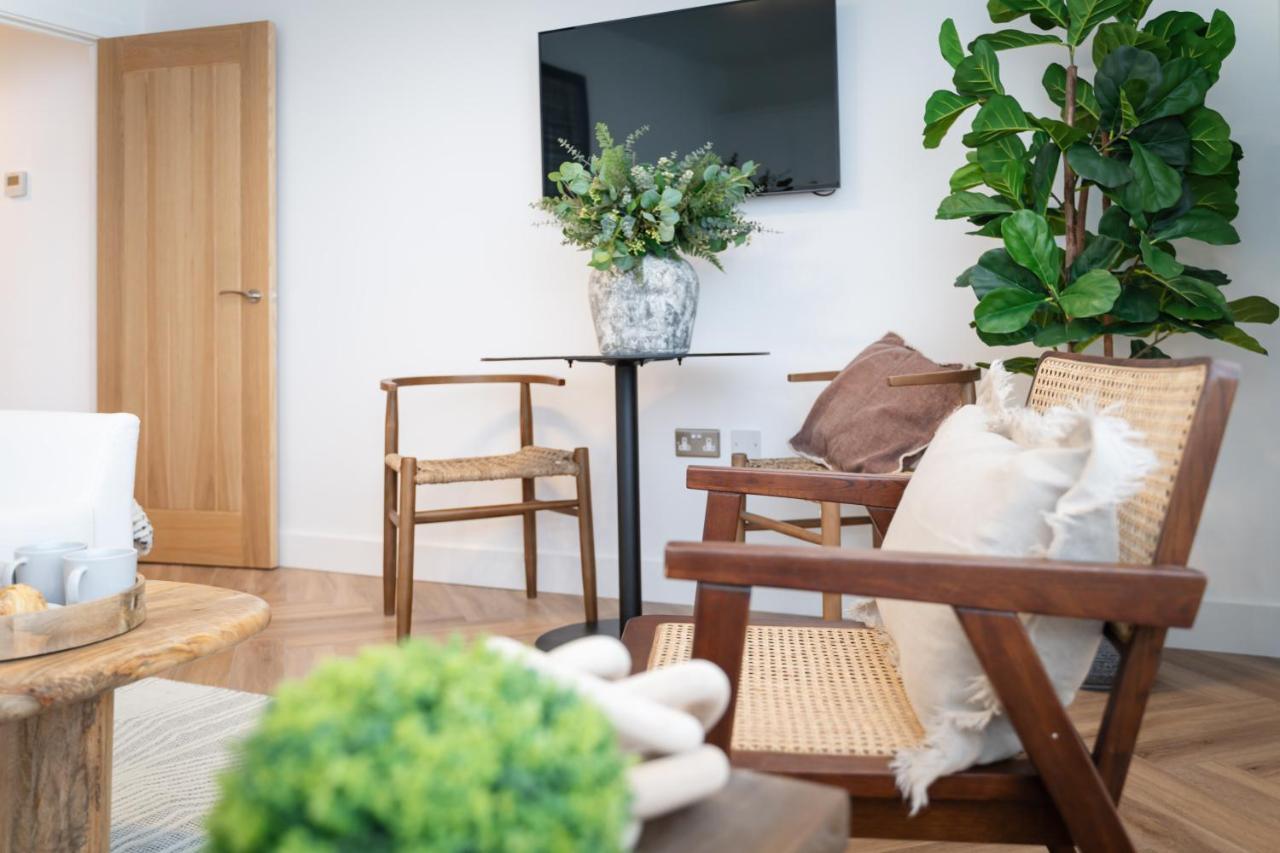 Royal House Stylish Apartments - Chester Bagian luar foto