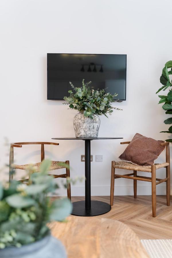 Royal House Stylish Apartments - Chester Bagian luar foto